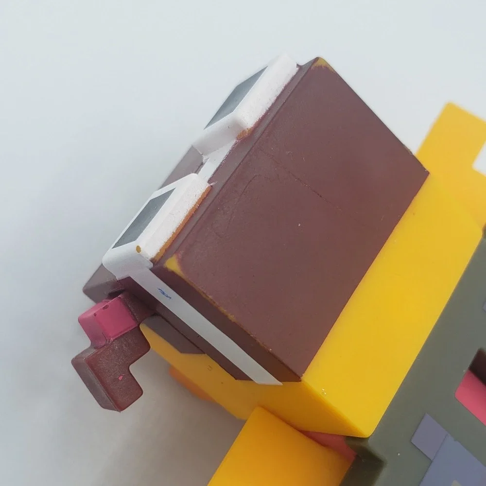 LIMITED EDITION Minecraft McDonalds Statue and- Birdie wings‎